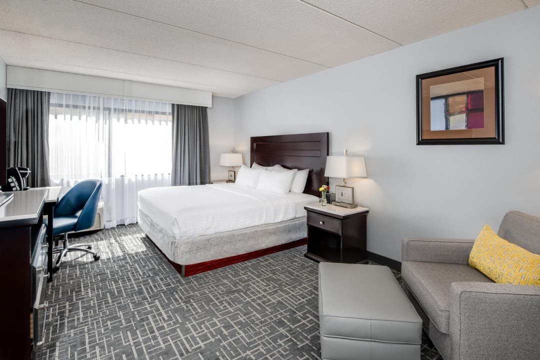 Crowne Plaza Milwaukee Airport by IHG