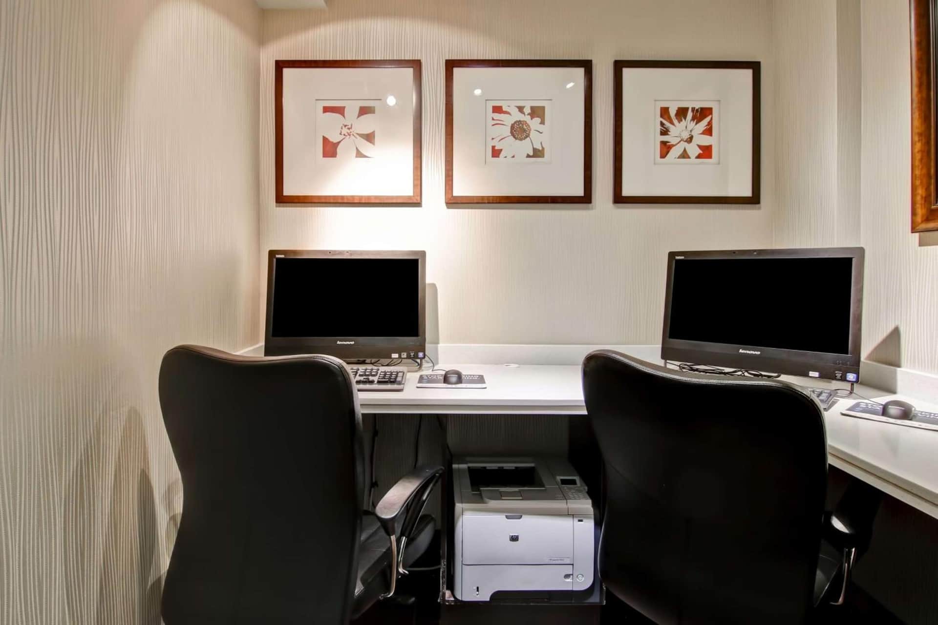Hampton Inn & Suites by Hilton Calgary Airport