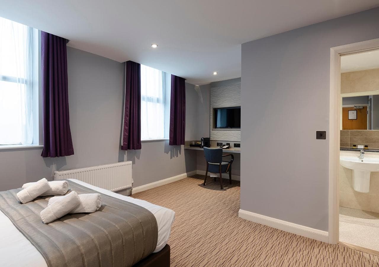 Hogs Back Hotel & Spa Nr Farnham