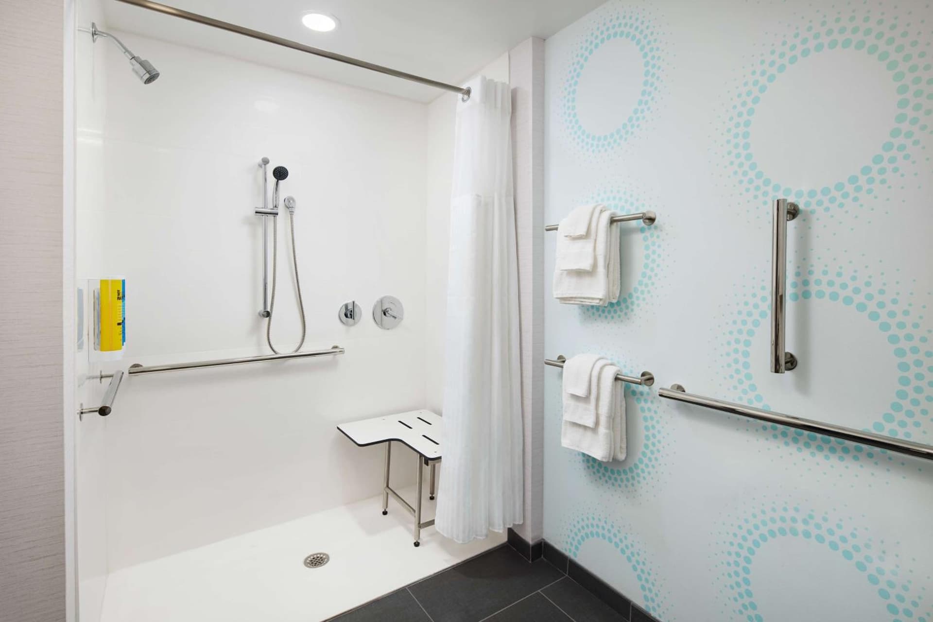 Tru by Hilton Atlanta Northlake Parkway