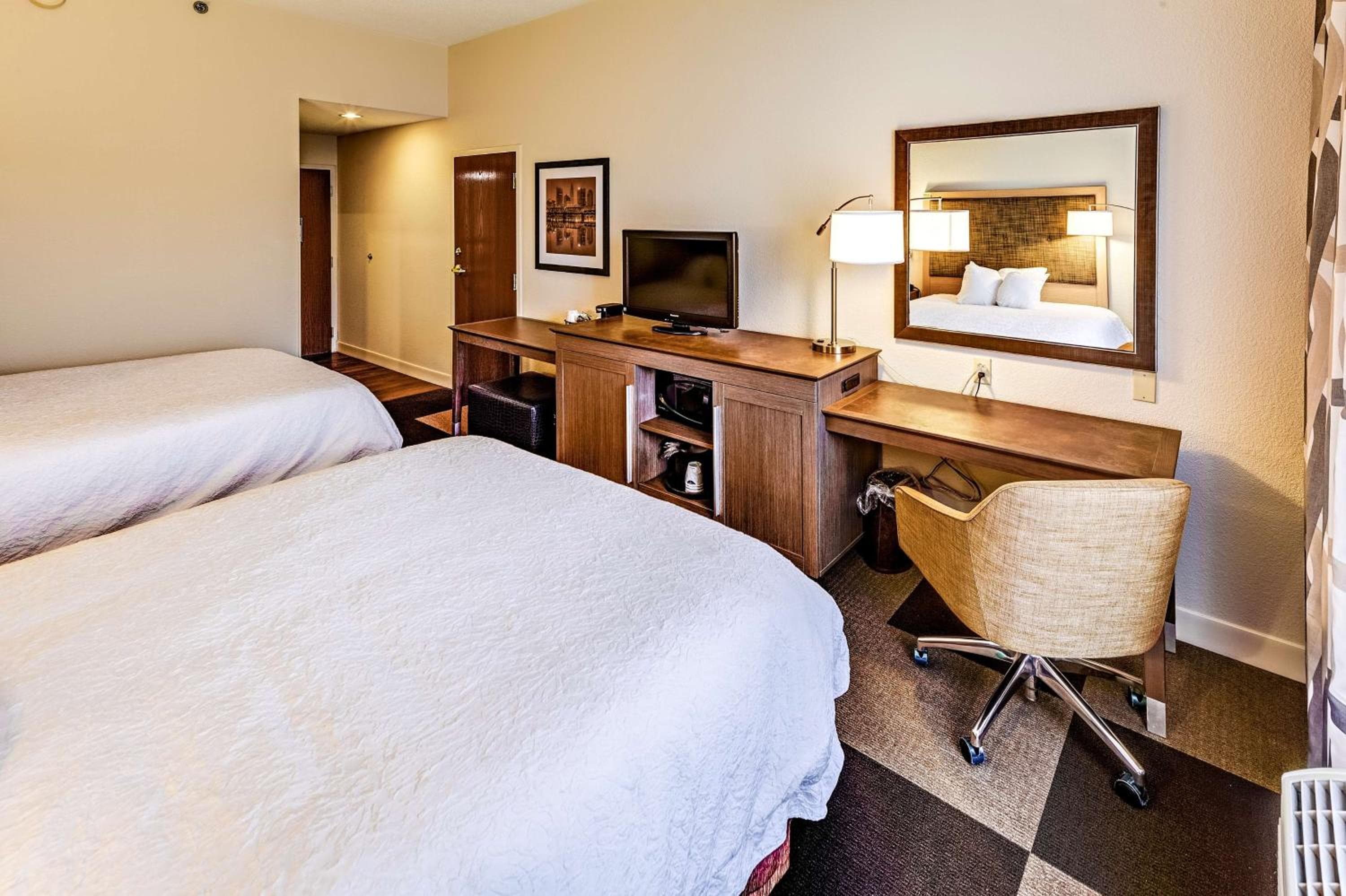 Hampton Inn by Hilton Columbus I-70E/Hamilton Rd.