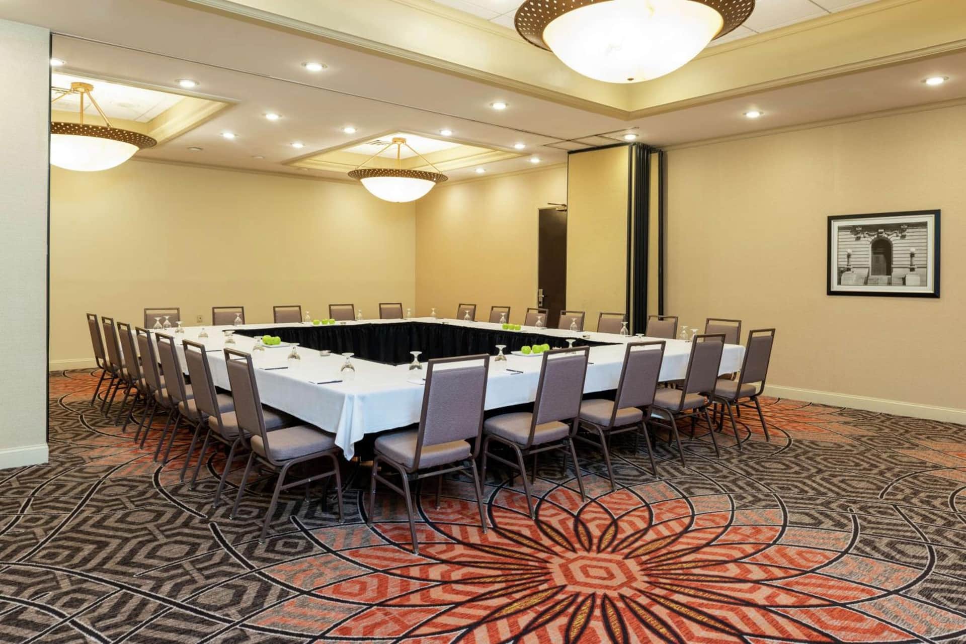 DoubleTree by Hilton Hotel Grand Rapids Airport