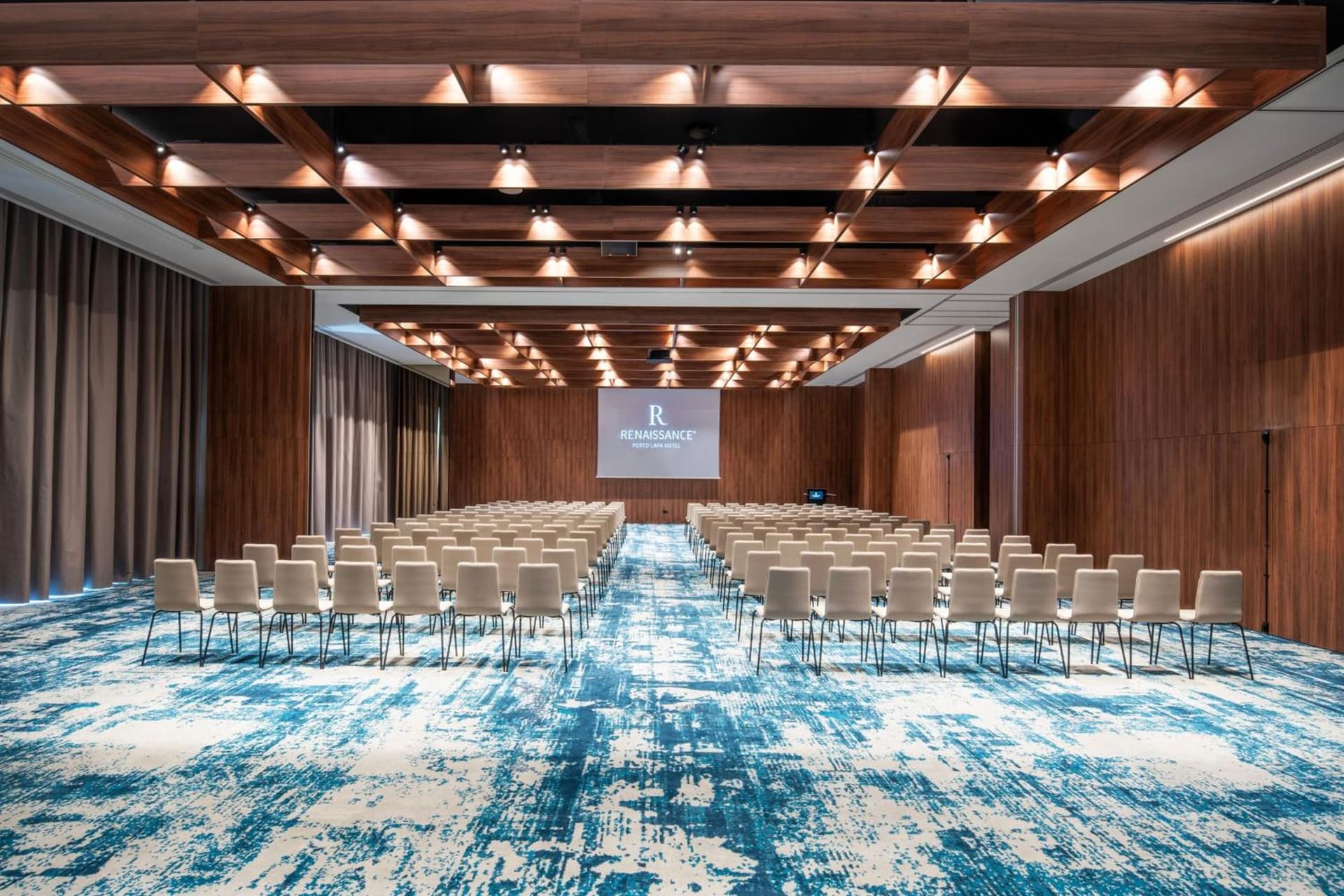 Renaissance Porto Lapa Hotel