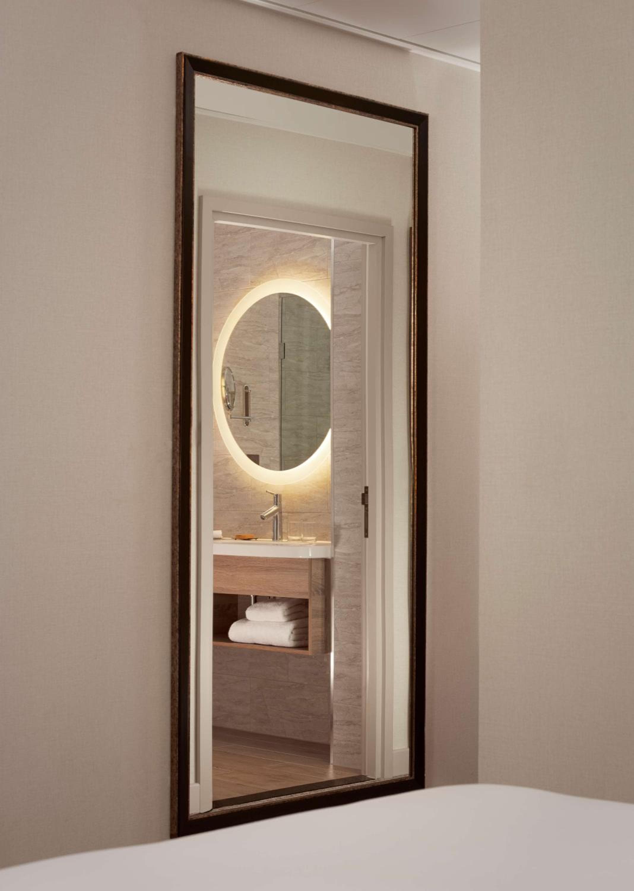 DoubleTree by Hilton Hull