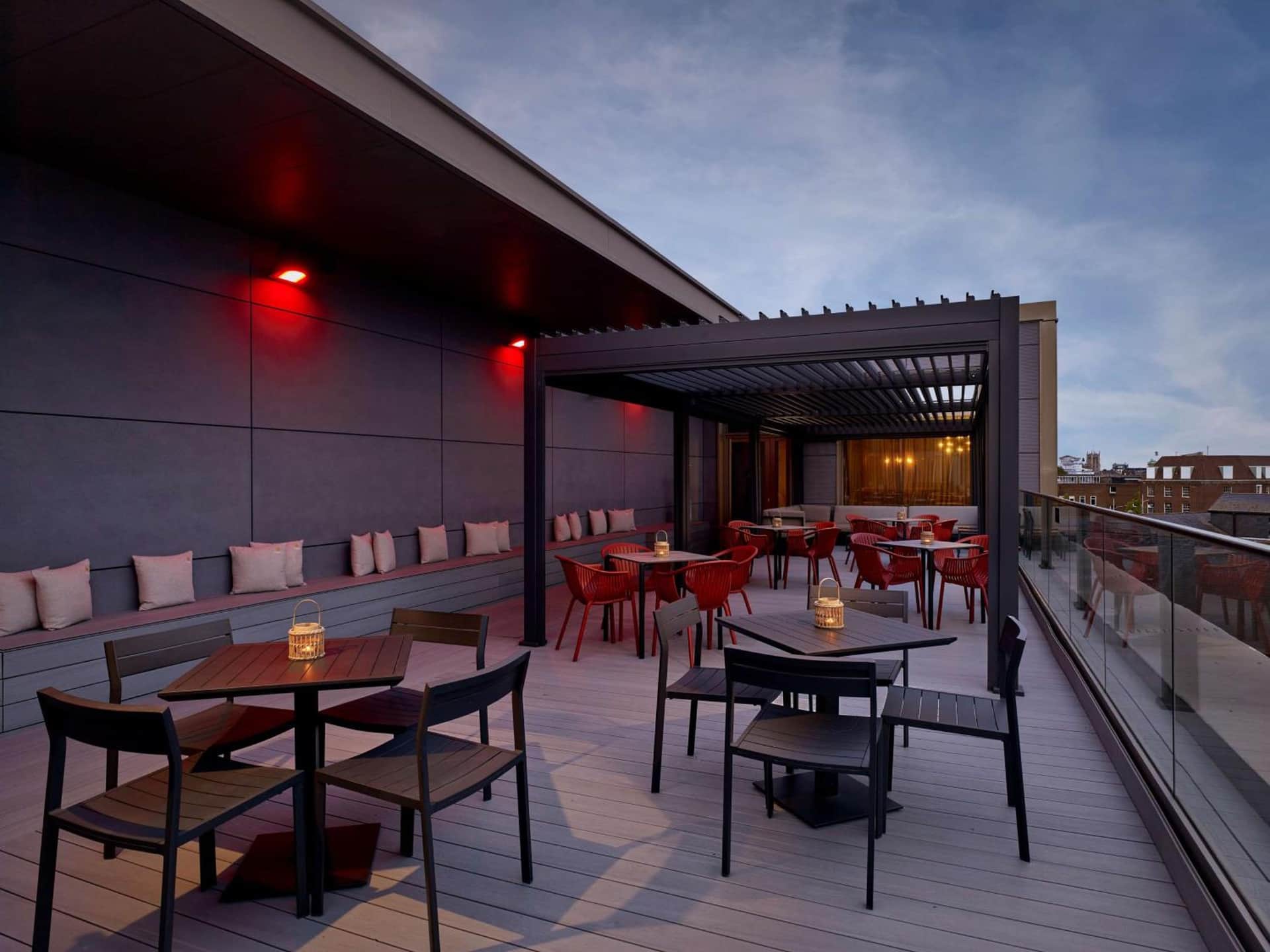 DoubleTree by Hilton Hull
