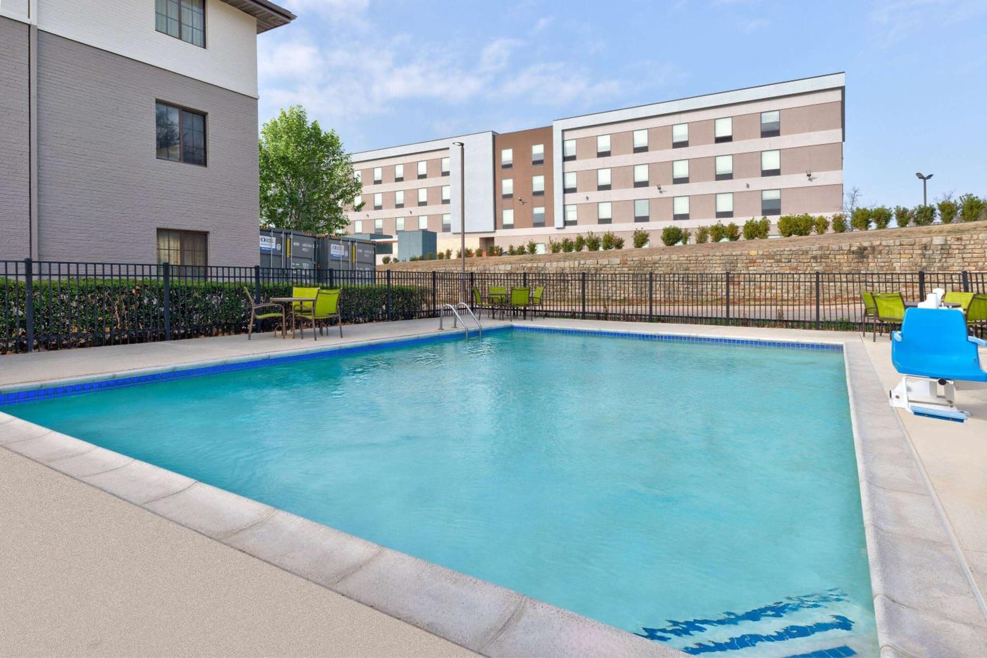 Hawthorn Extended Stay by Wyndham Bedford - Dallas