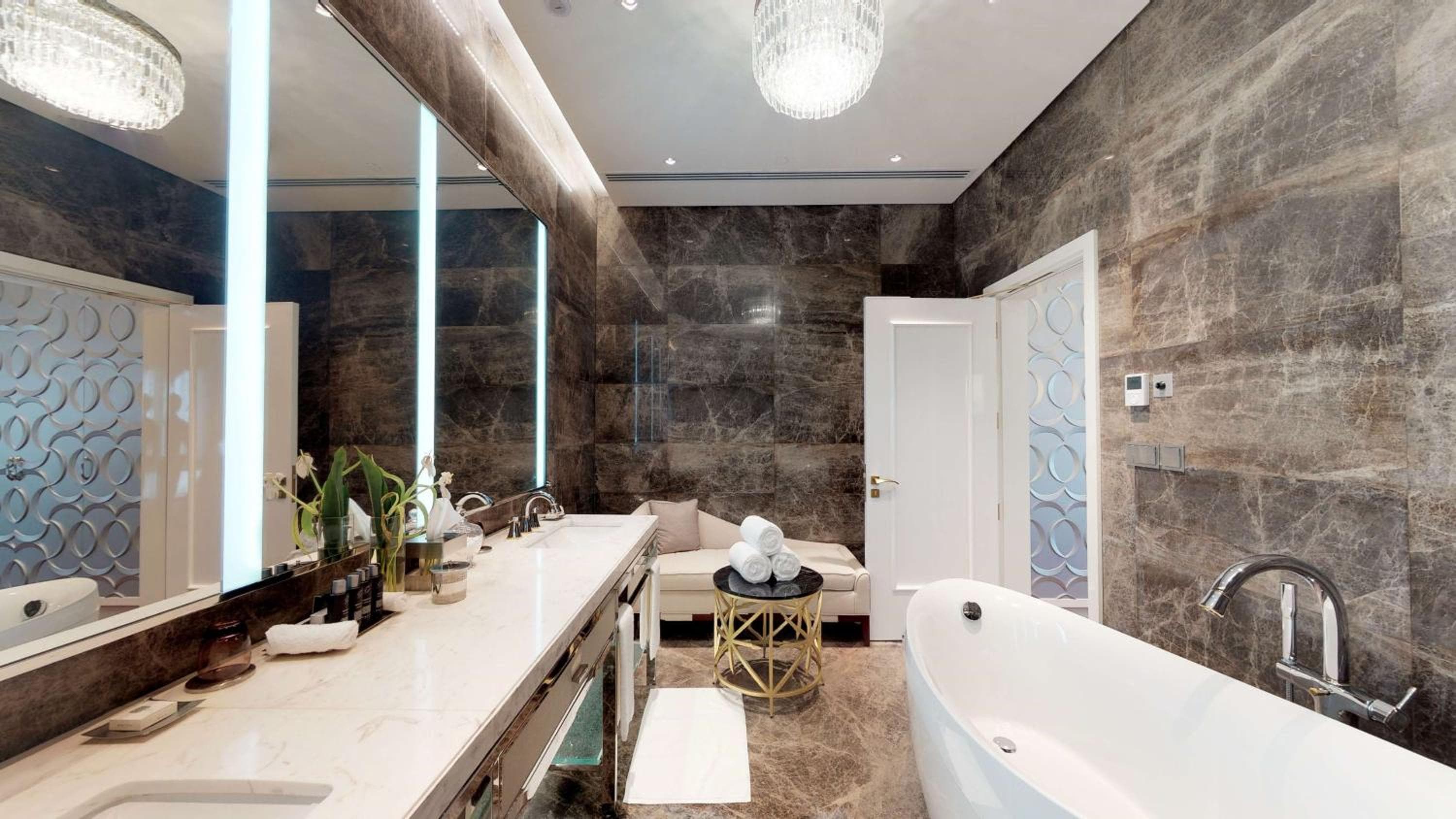 The Hotel Galleria Jeddah, Curio Collection by Hilton