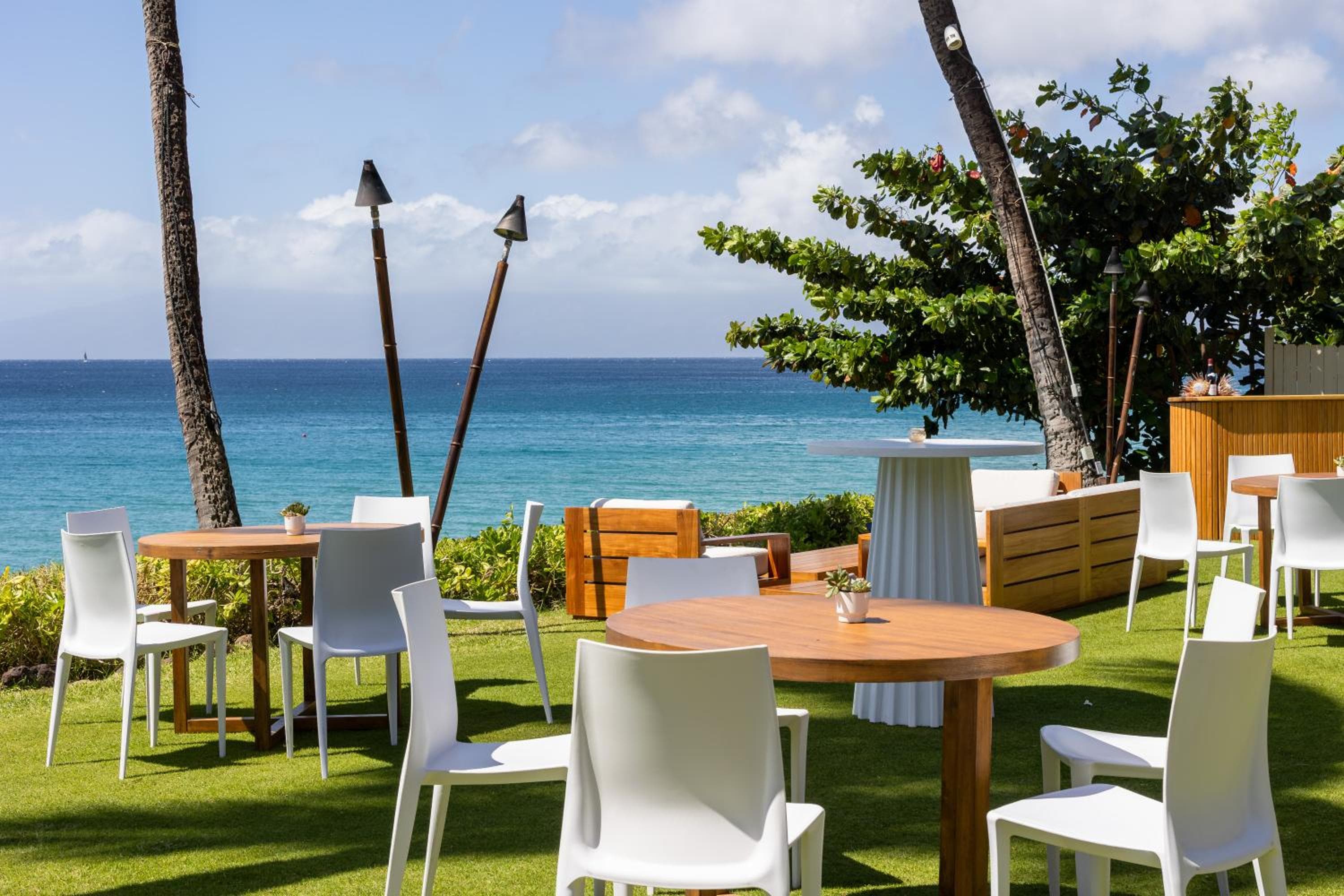 Royal Lahaina Resort & Bungalows