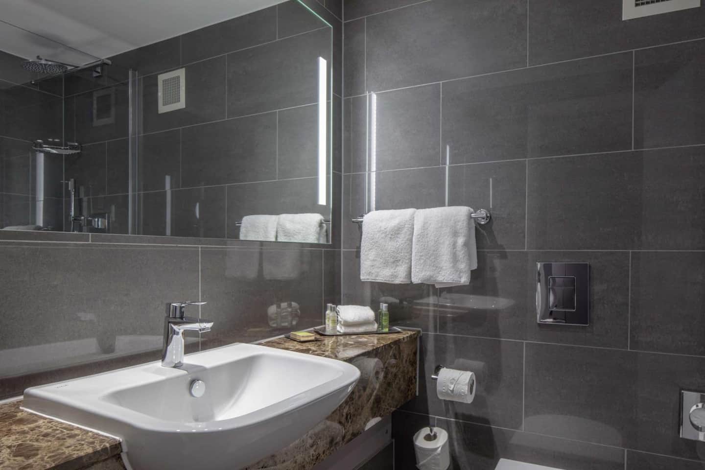 DoubleTree by Hilton Bristol City Centre