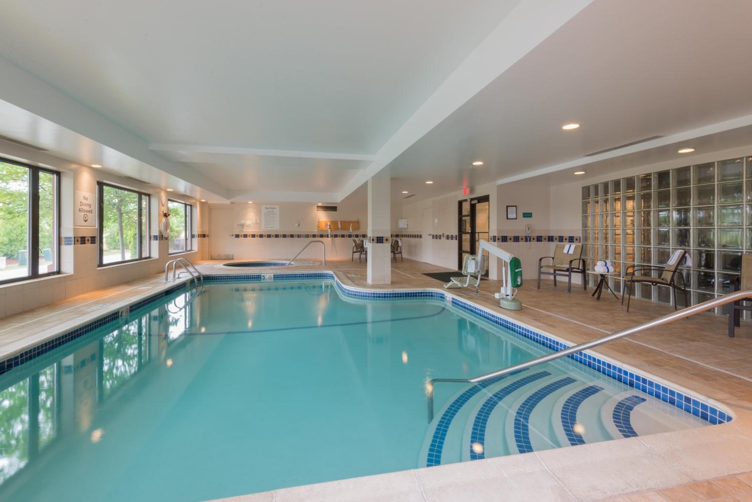 Holiday Inn Manchester Airport by IHG