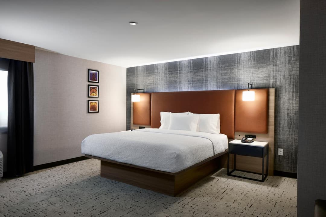 Hampton Inn by Hilton Newark Airport