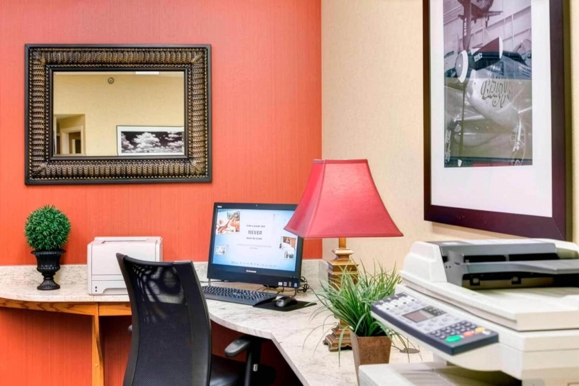 Pittsburgh Airport Inn and Suites