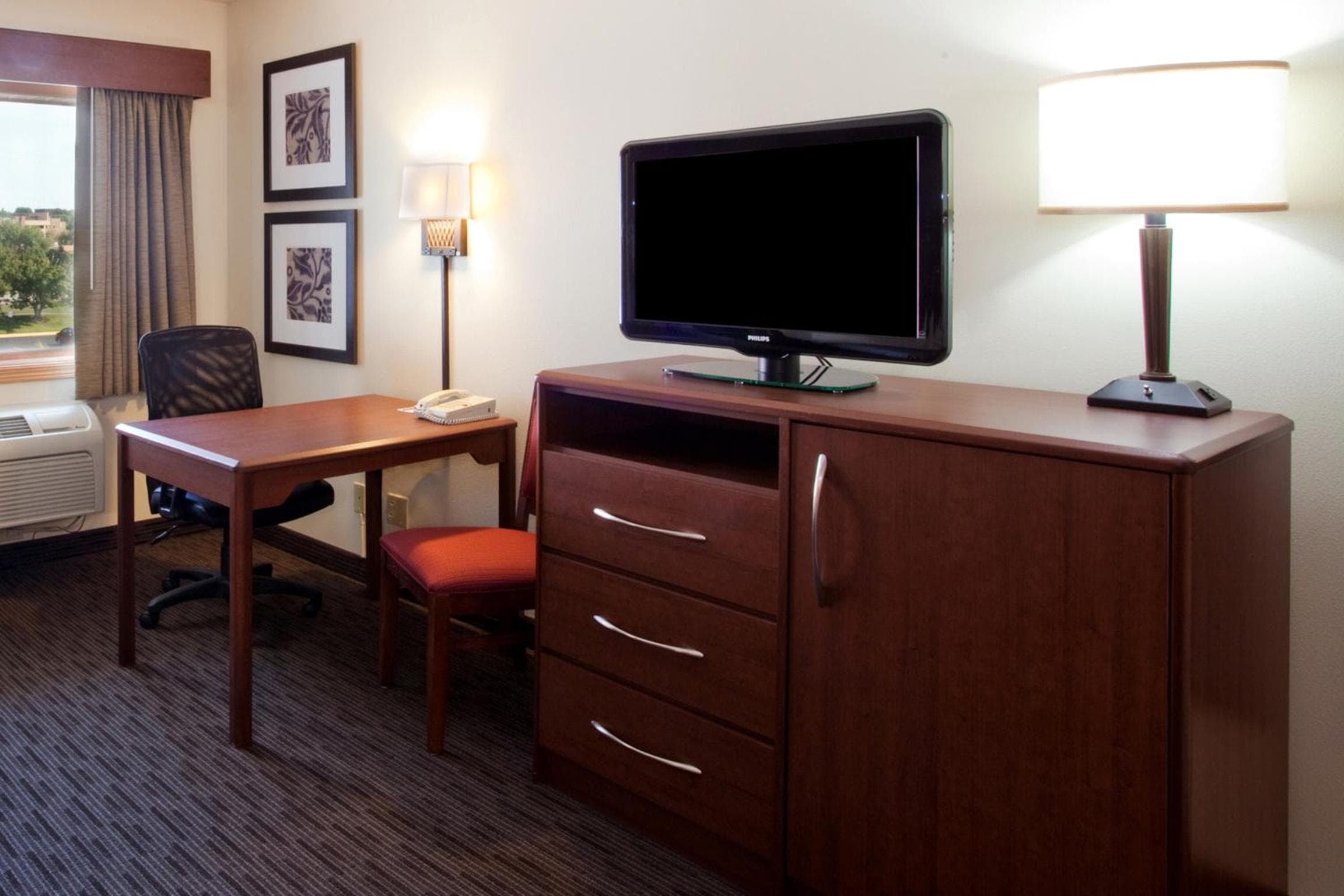 Cobblestone Hotel & Suites - Wisconsin Rapids