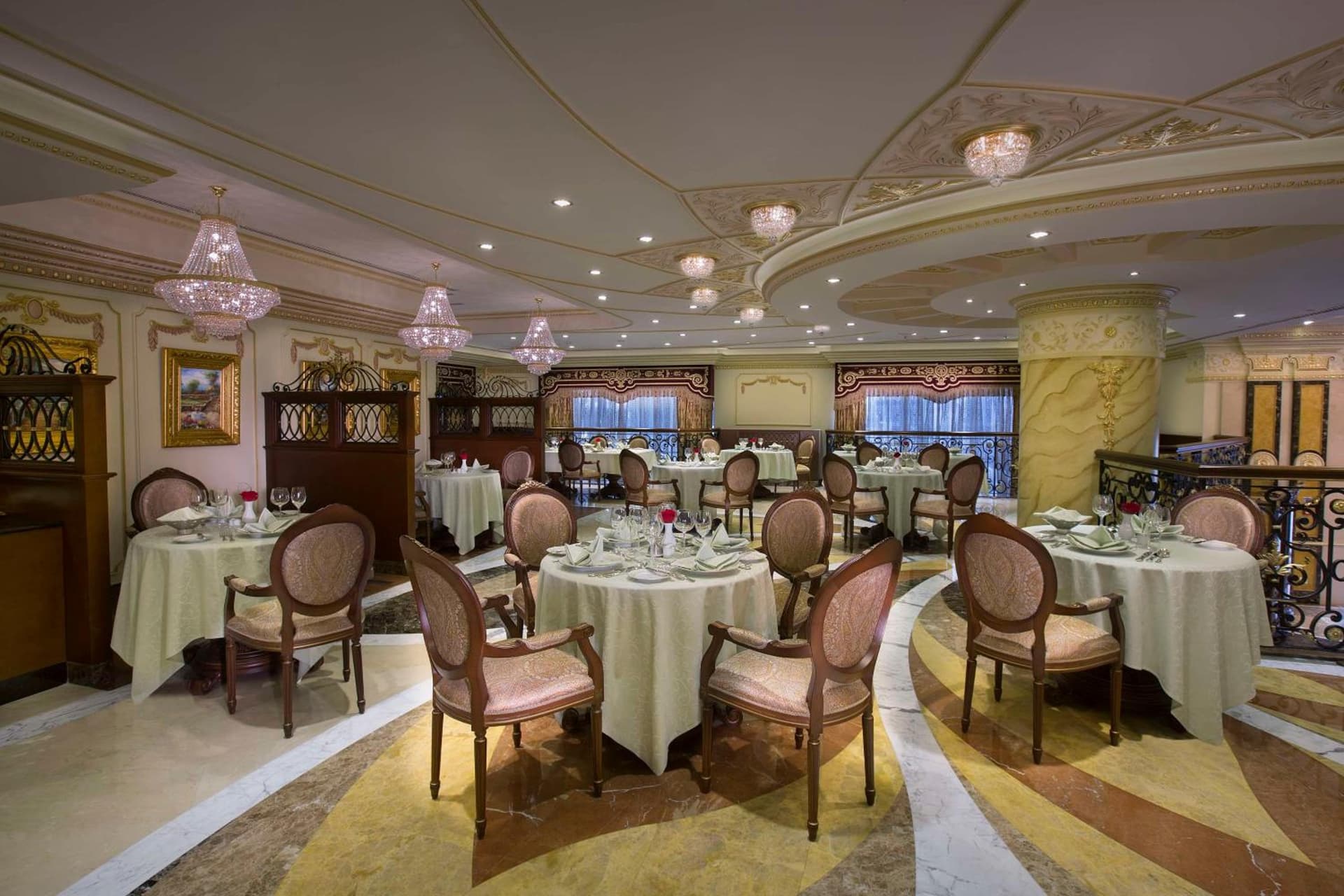Royal Rose Hotel Abu Dhabi, Curio Collection by Hilton