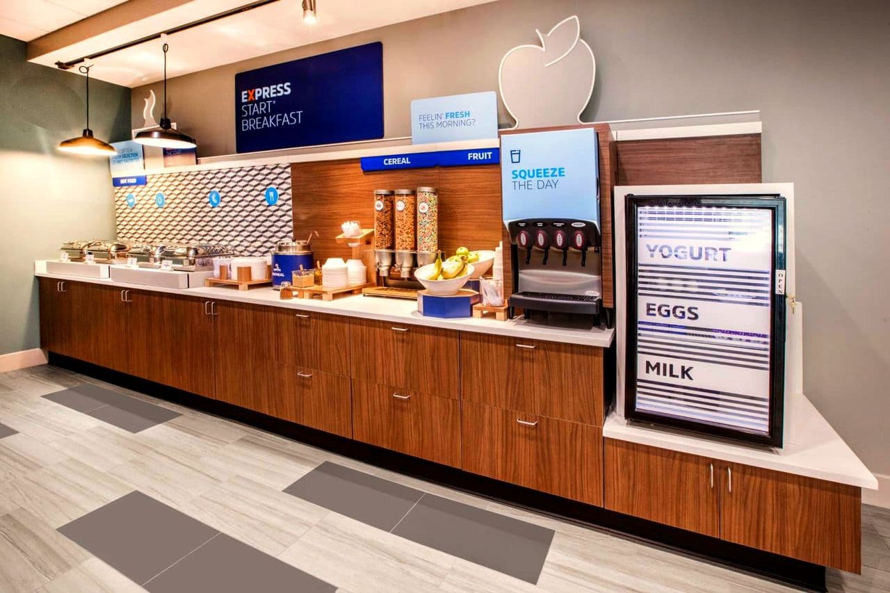 Holiday Inn Express Fort Lauderdale Cruise Airport