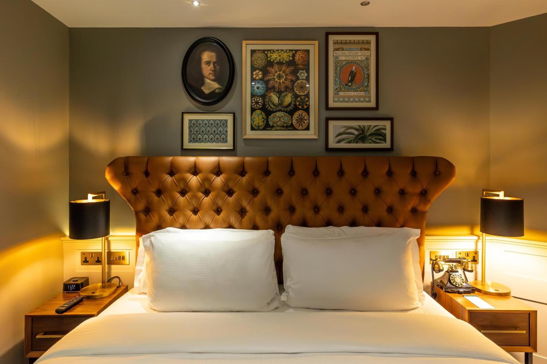 100 Queen's Gate Hotel London Kensington, Curio Collection by Hilton