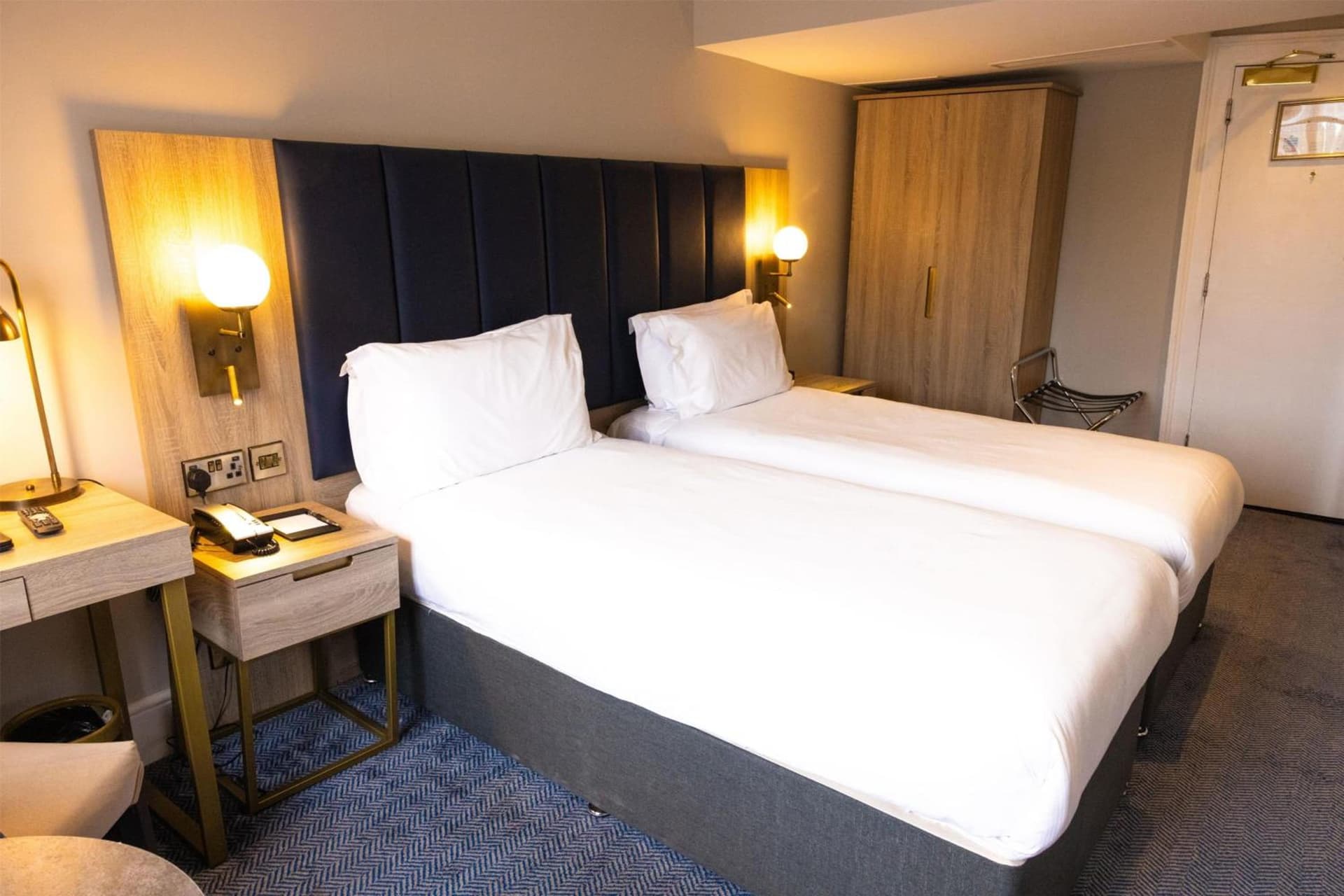 Dover Marina Hotel & Spa, Tapestry Collection by Hilton