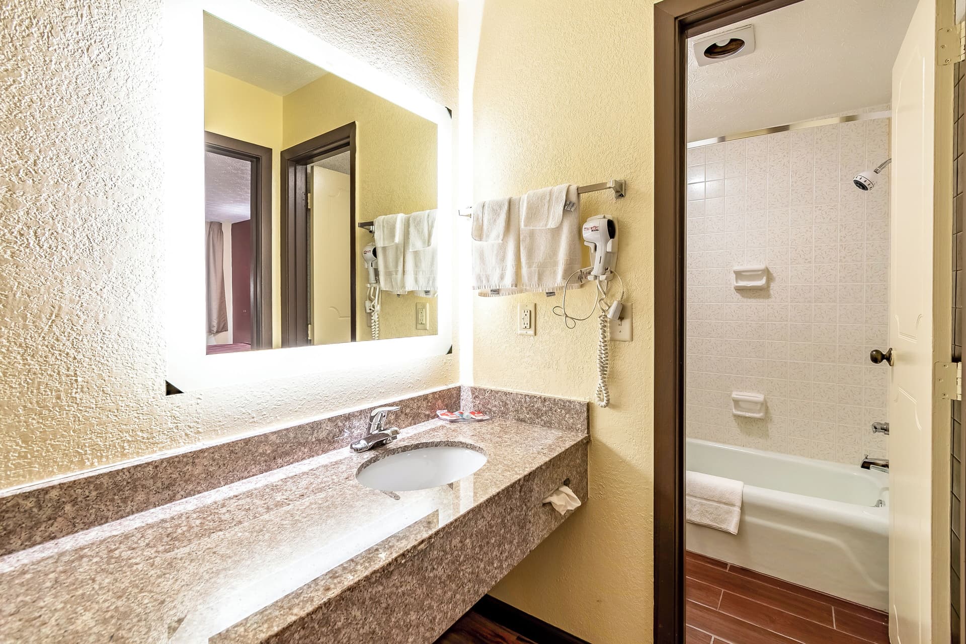 Worthington Motor Lodge