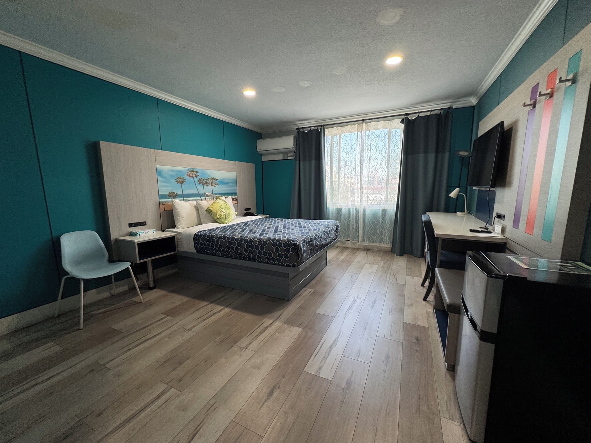 Hometel Suites