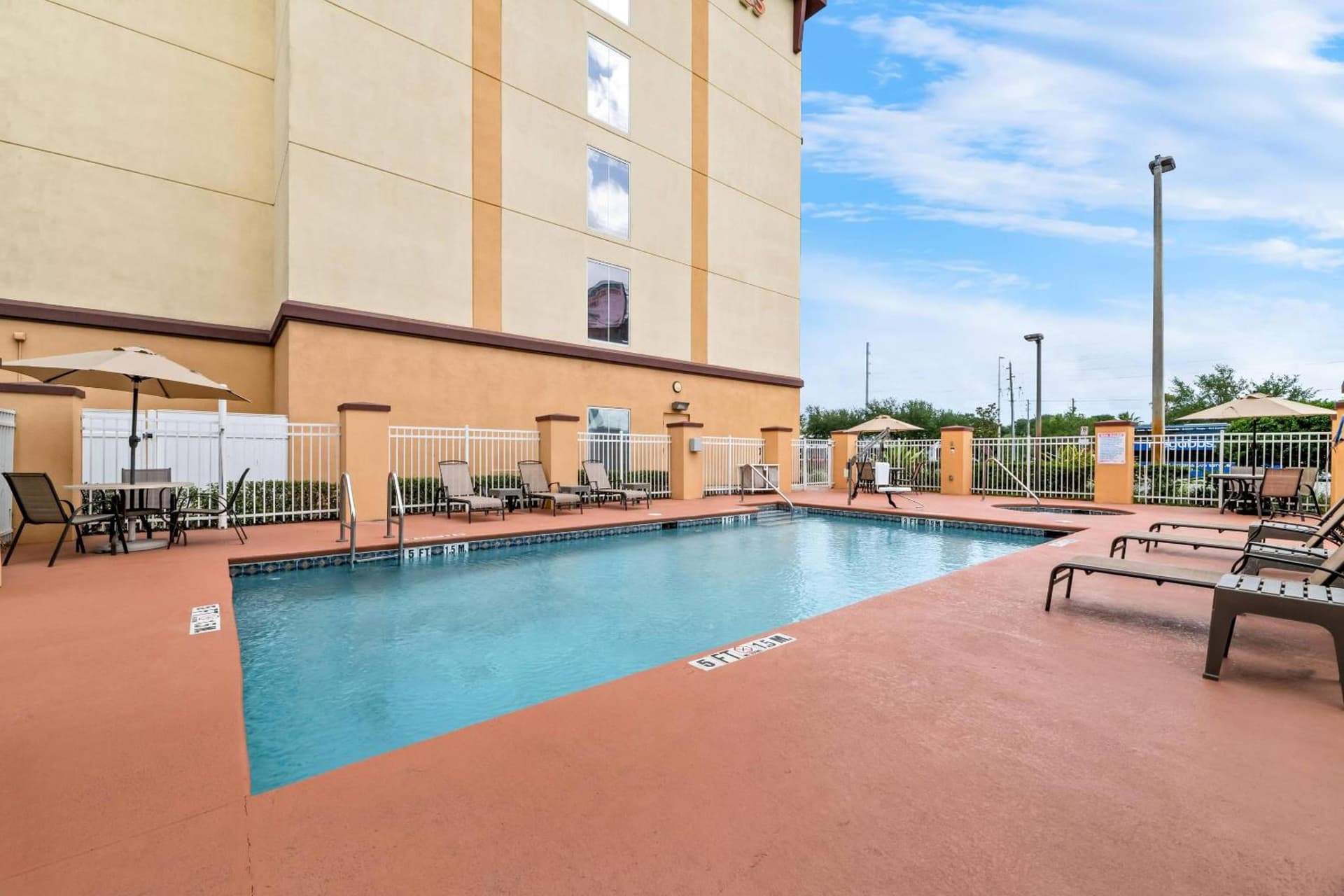 Comfort Suites Orlando Airport
