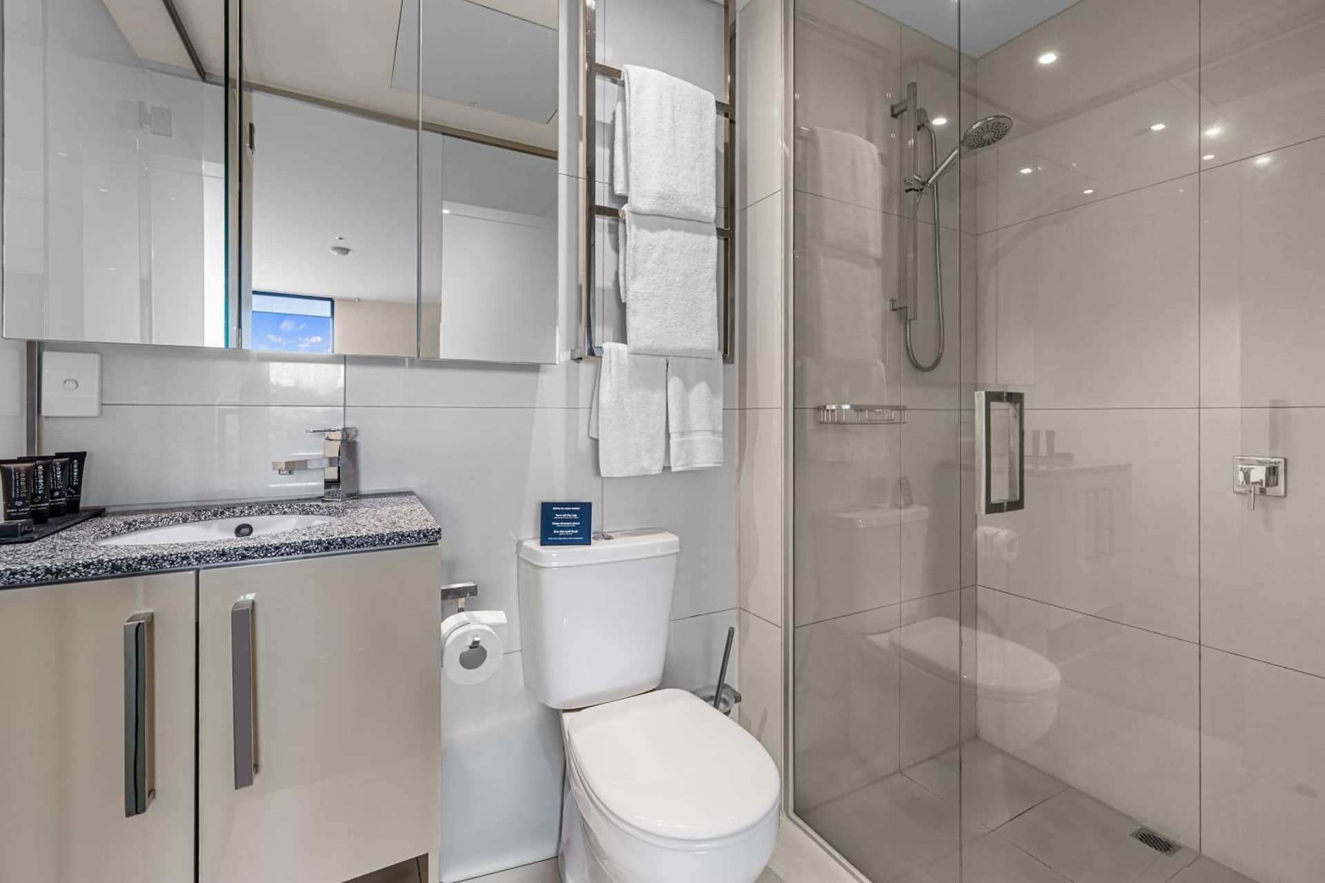 MainStay Suites Hawthorn