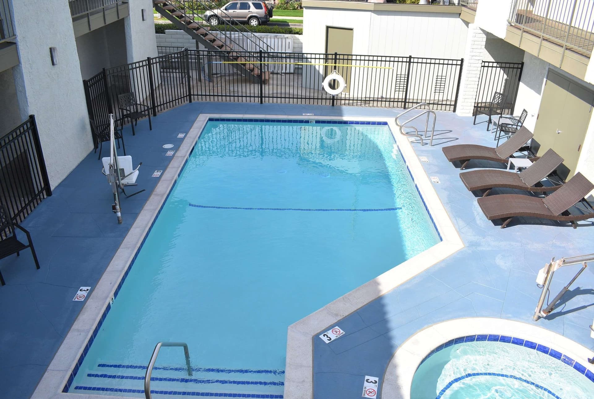Signature Anaheim Maingate