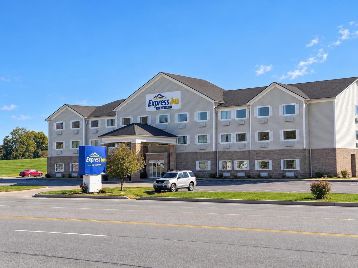 Express Inn and Suites - Greendale