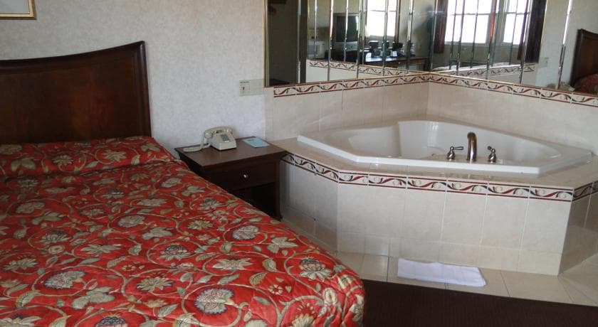 Howard Johnson Express Inn - Rocky Hill