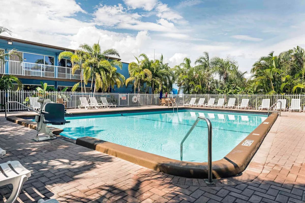 Rodeway Inn & Suites Fort Lauderdale Airport / Cruise Port
