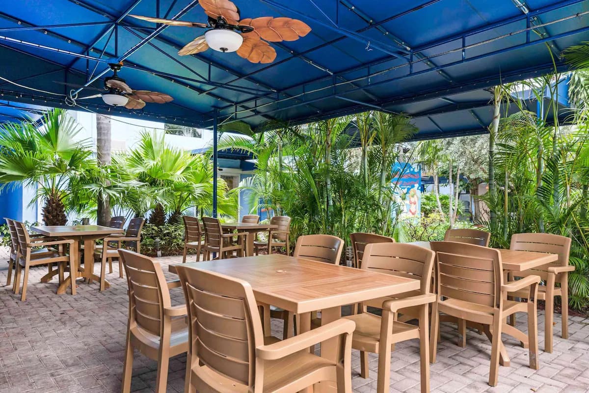 Rodeway Inn & Suites Fort Lauderdale Airport / Cruise Port