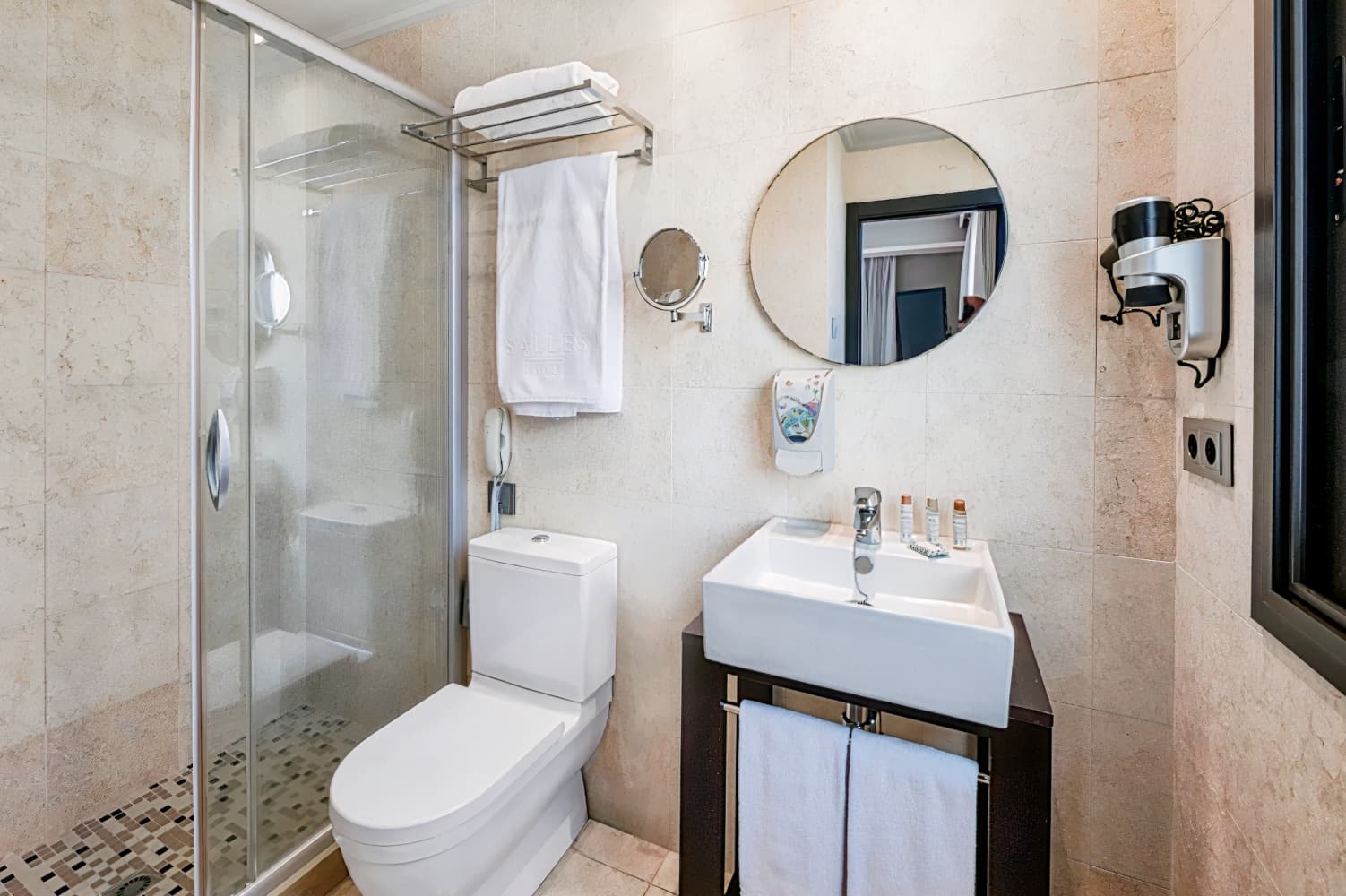 Salles Hotel Aeroport de Girona