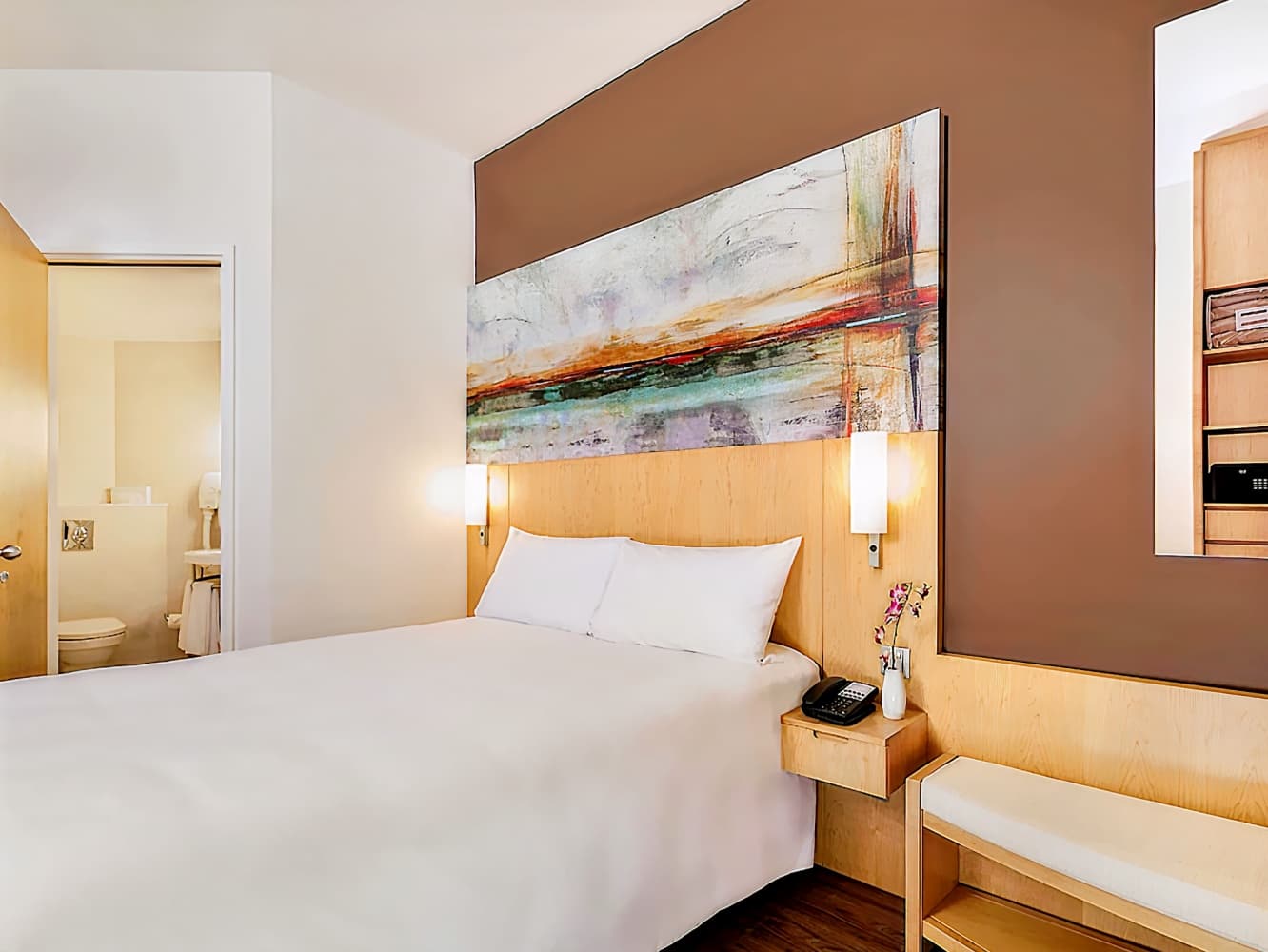 Ibis One Central