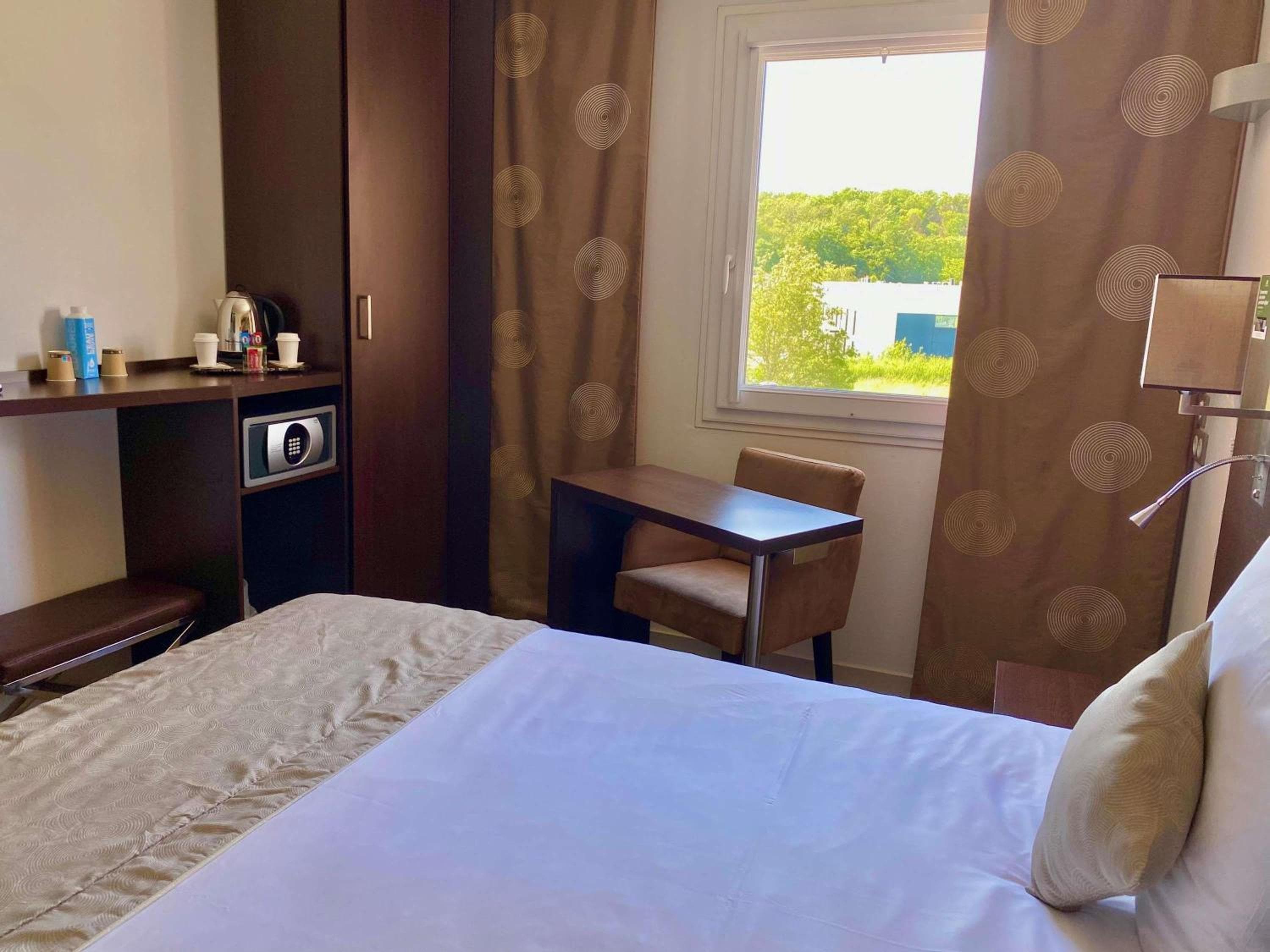 Mercure Lyon Est Chaponnay Hotel