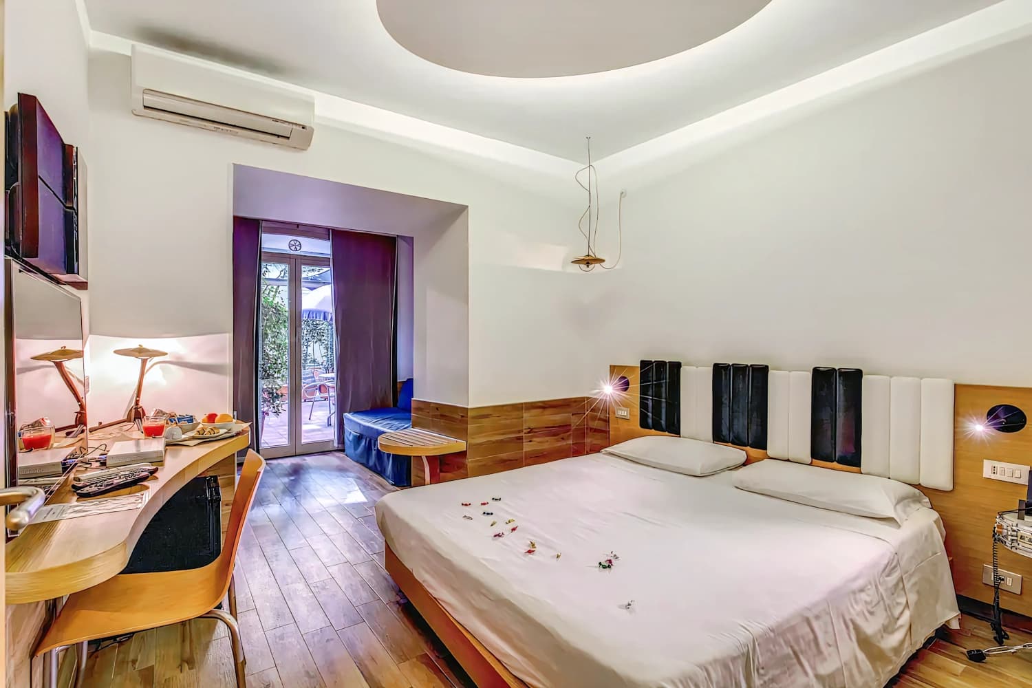 Hotel Franklin Feel The Sound