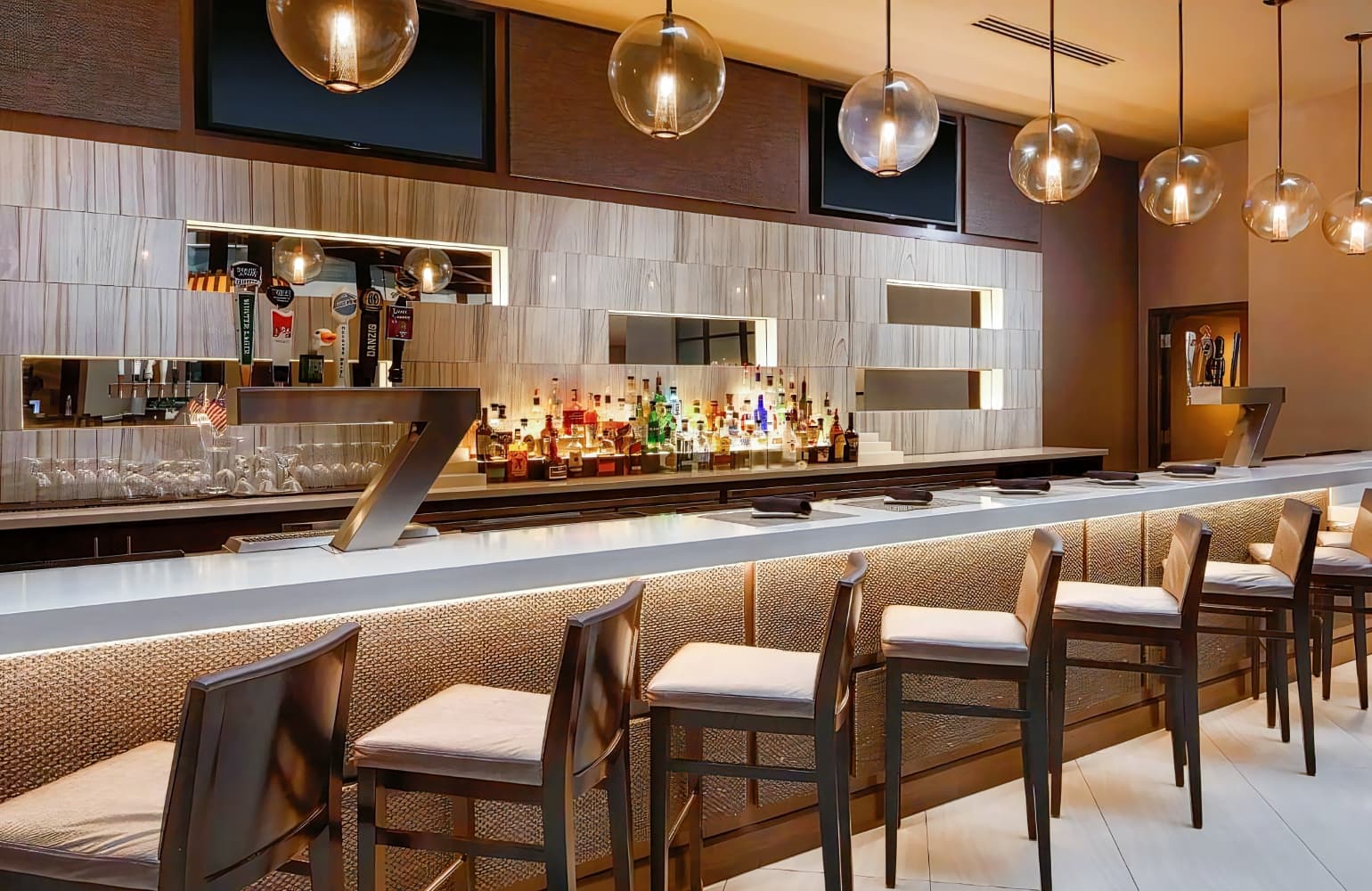 Embassy Suites by Hilton Crystal City National Airport