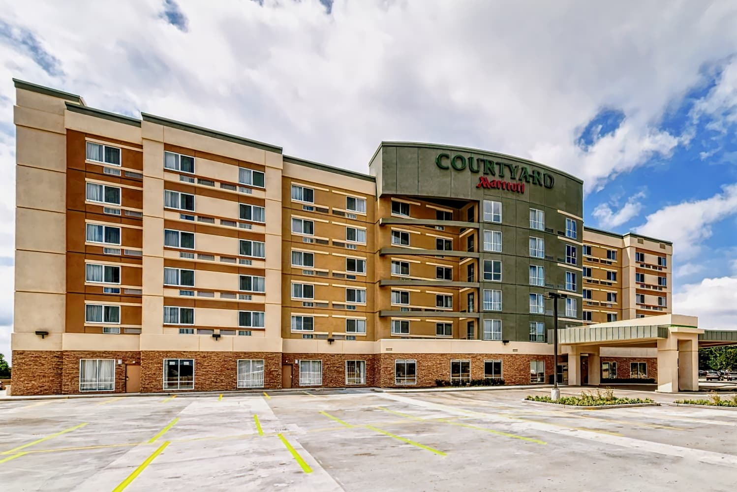 Courtyard Westbury Long Island