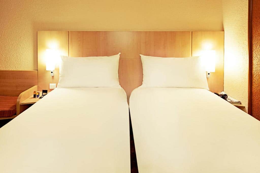 ibis Como