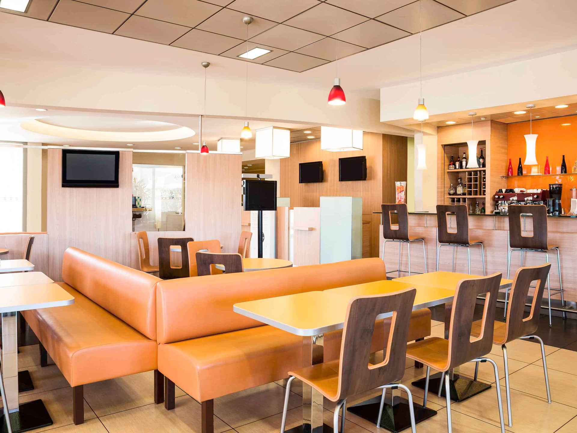 ibis Como