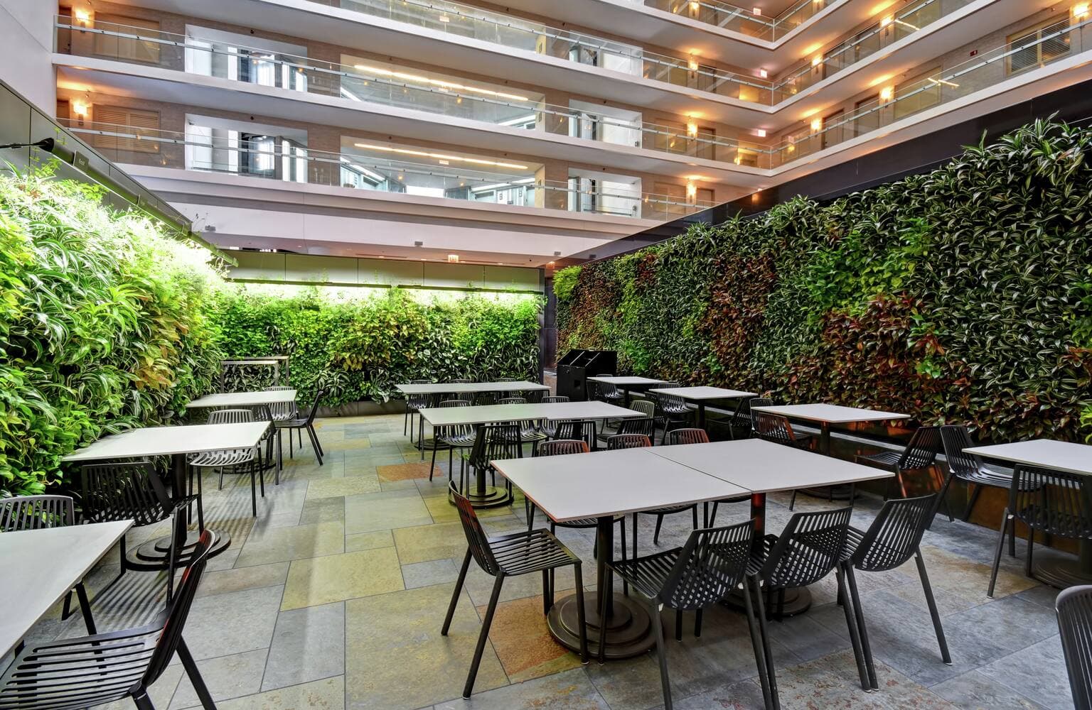 Embassy Suites by Hilton Chicago Downtown Magnificent Mile